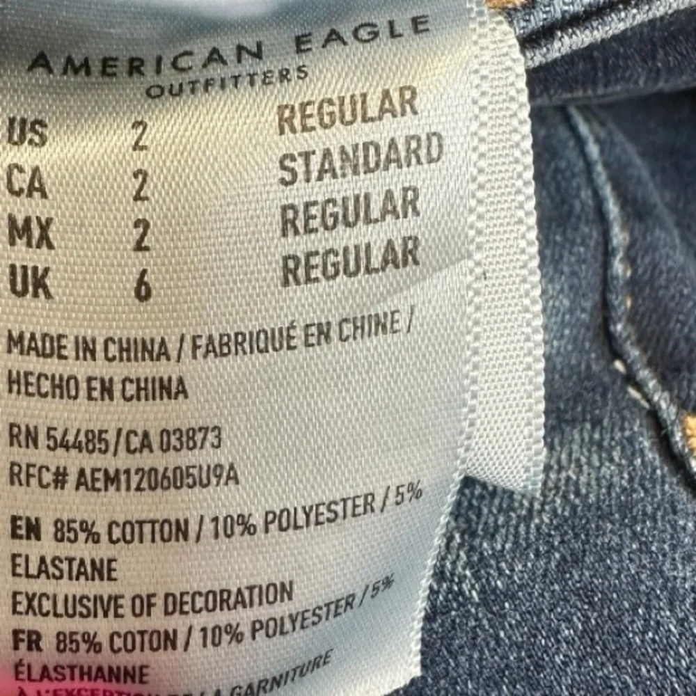AMERICAN EAGLE Super High-Rise Jeggings Dark Wash Size 2 W26 L28 NWOT - Picture 6 of 8